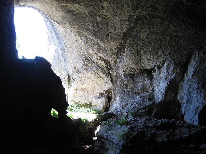 File:Interior cueva del Cobre1.jpg