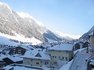 Vintervy över centrala Ischgl.