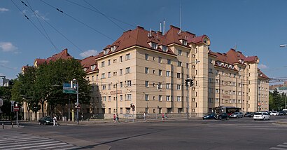 So kommt man zu dem Jean-Jaurès-Hof mit den Öffentlichen - Mehr zum Ort Hier