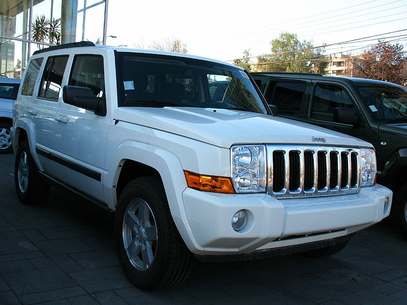 File:Jeep Commander 3.7L Sport 2009 (14436804118).jpg