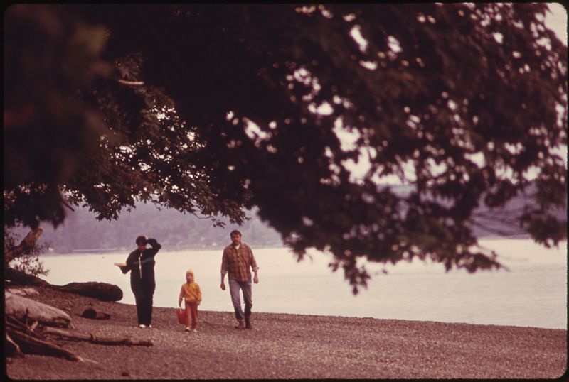 File:KOPACHUK STATE PARK BEACH AT GIG HARBOR IN SOUTHERN PUGET SOUND - NARA - 552295.jpg