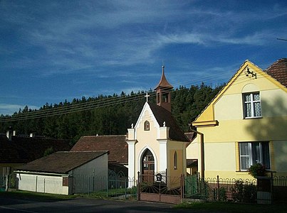 Chapelle Saint-Antoine de Padoue, de style néogothique.