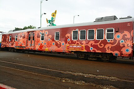 Kereta makan milik Sancaka dengan corak batik madura, 2013