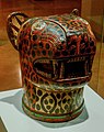 Kero con forma de cabeza de jaguar. Madera. Departamento de Cuzco, Perú, 1532-1600, inca-colonial. Donación Juan Larrea.