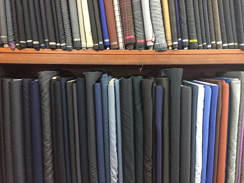 File:King's, in Mumbai - the fabrics.jpg