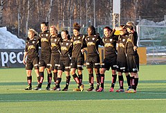 Dyngvold (third from left) prepares with her Goteborg FC teammates during penalty kicks in the 2013 Svenska Supercupen KopparbergGoteborg FC 2013.jpg