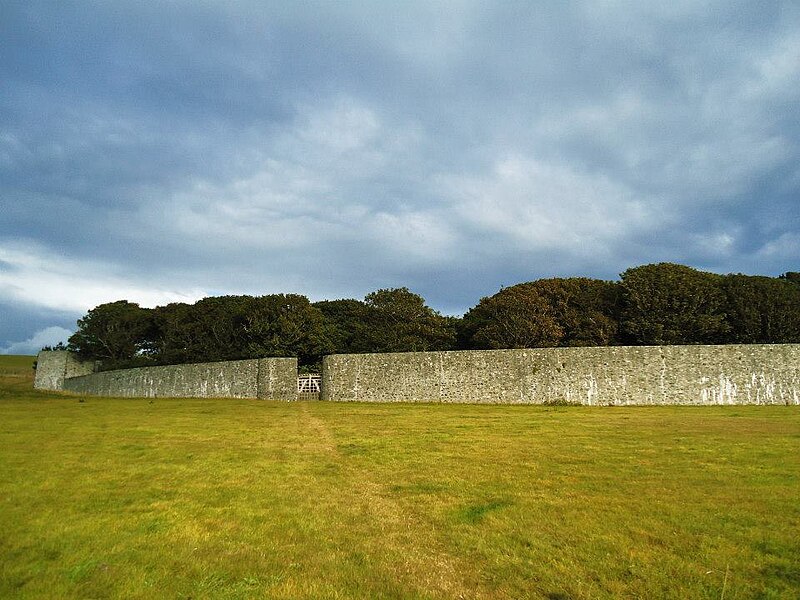 File:Lambay Castle Wall.jpg