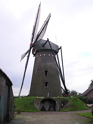 Leonardusmolen, in Limburg area, Netherlands Leonardusmolen Maasbracht 1.jpg