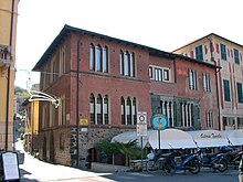 Casa Restani  medievale edificio mercantile, nel centro storico levantese.