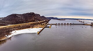 <span class="mw-page-title-main">Lock and Dam No. 7</span> Dam in near La Crescent, Minnesota