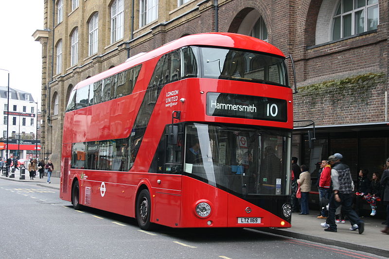 File:London United LT169 on Route 10, King's Cross (16824153495).jpg