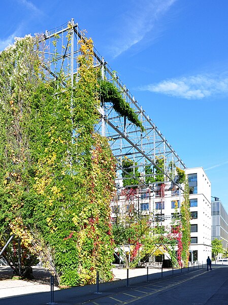 File:MFO-Park Oerlikon 2010-10-03 14-25-16 ShiftN.jpg