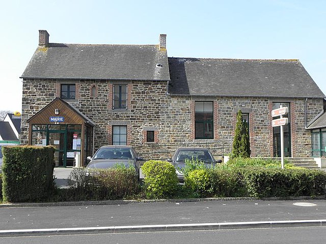 Ang Town Hall sa Marcillé-Raoul