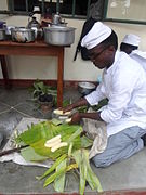 Matooke en proceso de preparación.JPG