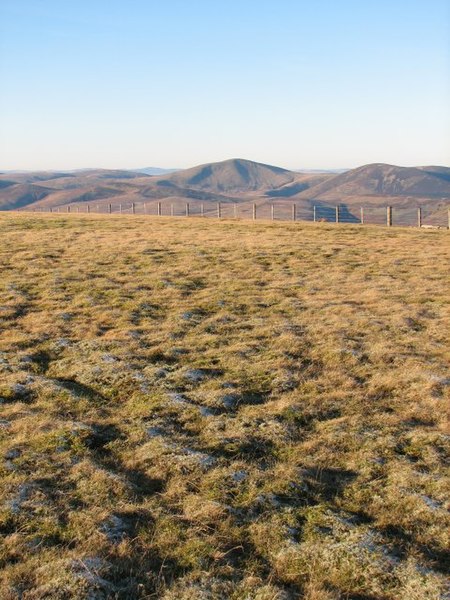 File:Middle Hill summit - geograph.org.uk - 638442.jpg