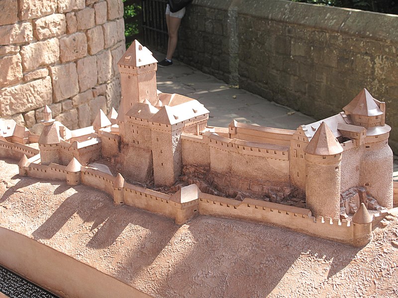 File:Model of Haut-Koenigsbourg.jpg