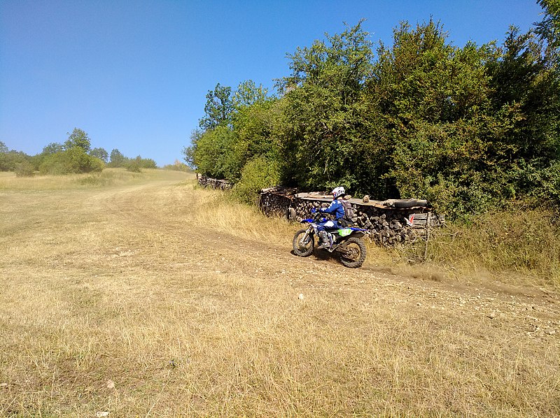 File:Moirans-en-Montagne - Moto championnats de France enduro 2 (juil 2018).jpg