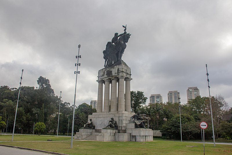 File:Monumento a Ramos de Azevedo 2017 028.jpg