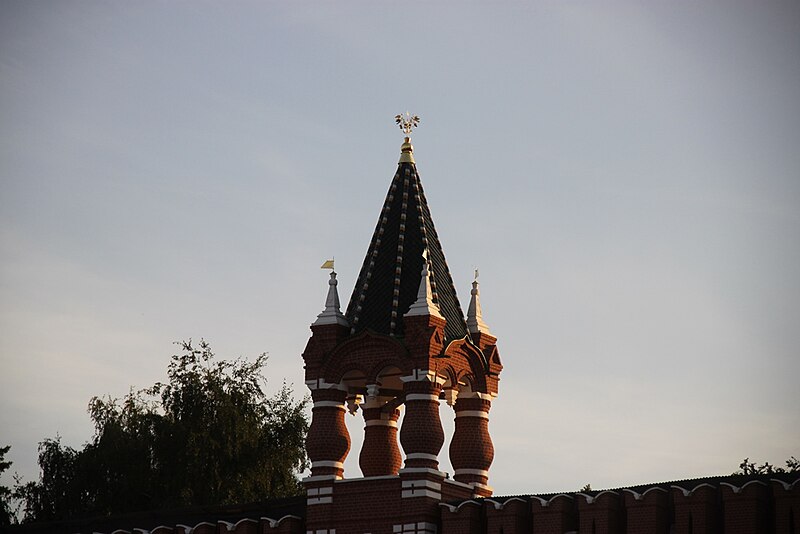 File:Moscow Kremlin, Tsarskaya tower (43336178725).jpg