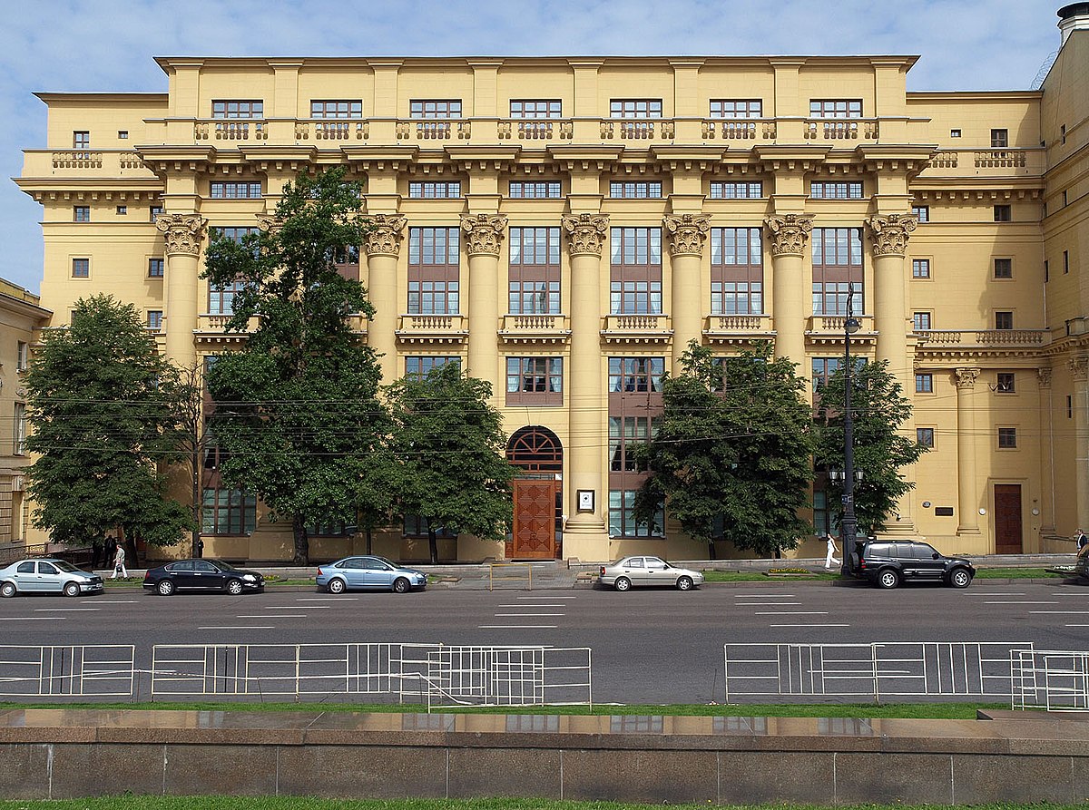 Дом жолтовского в москве