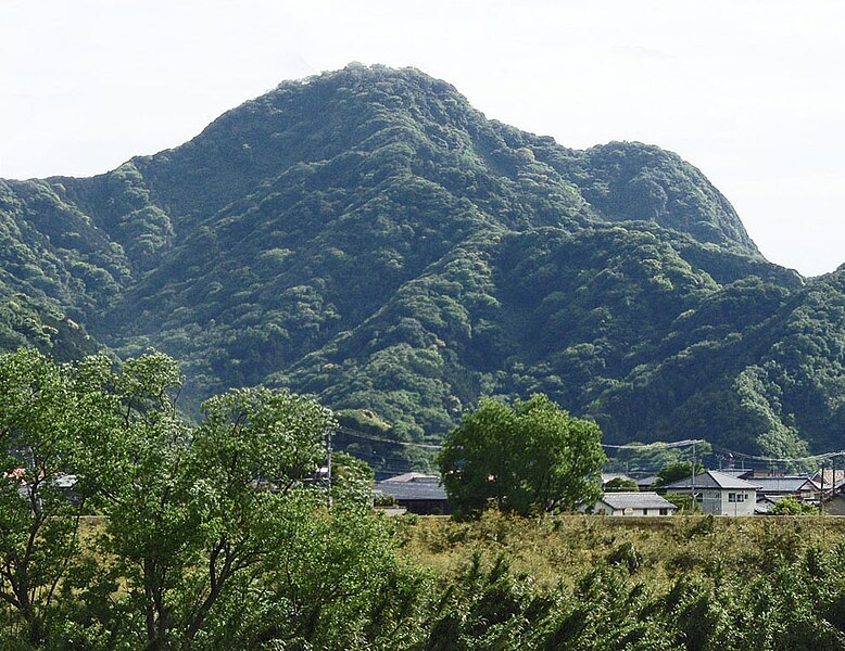 File:Mount Washizu 2010-05-18.jpg