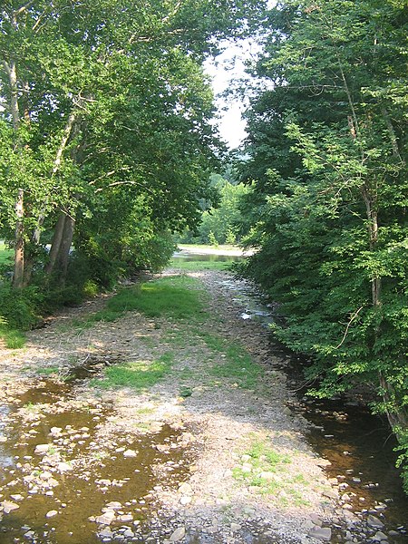 File:Mouth of Plunketts Creek.JPG