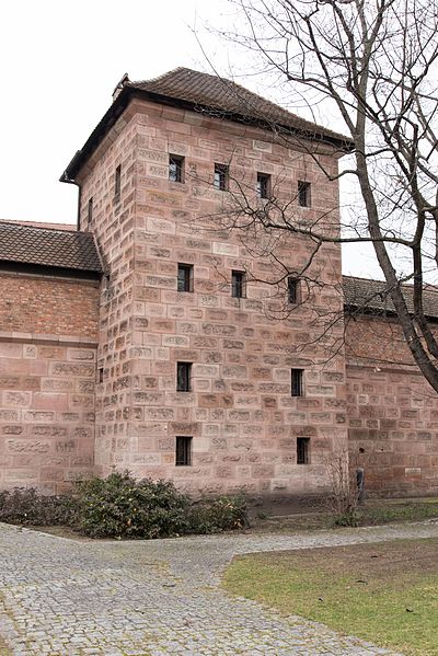 File:Nürnberg, Stadtbefestigung, Blaues V-20160304-001.jpg