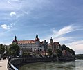 Blick vom Rande des Englischen Gartens auf das Neuburger Schloß