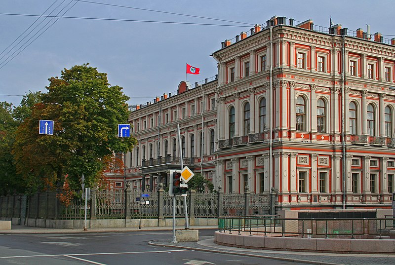 File:Nicholas Palace SPB at Labour Square.jpg