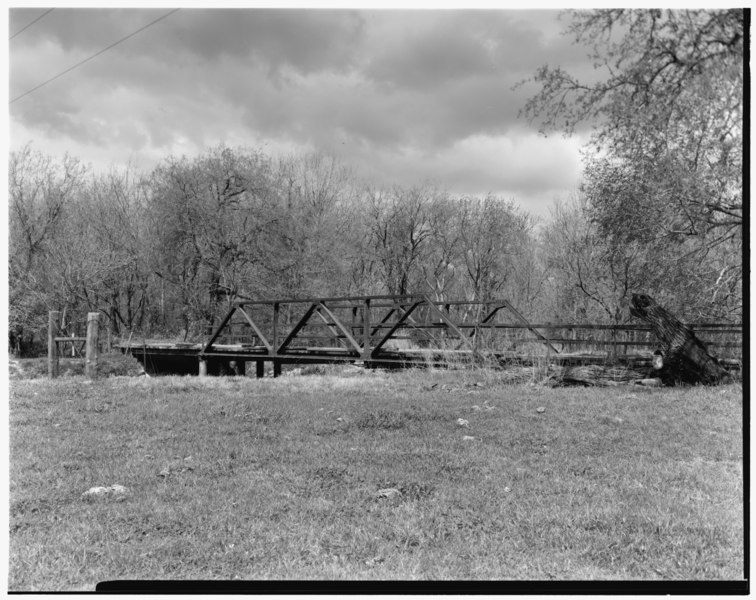 File:OBLIQUE VIEW - Bird Pond Road Bridge, Spanning Carter Creek on County Road 184, College Station, Brazos County, TX HAER TEX,21-COLST.V,1-1.tif