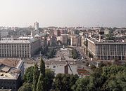 Hotel Moscow'dan Maidan'ın görünümü, Eylül 1991 (Ağustos 1991'den Ukrayna Bağımsızlık Bildirgesi'nden sonra).