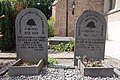 Twee graven van omgekomen soldaten op de hervormde begraafplaats (geen monumenten)