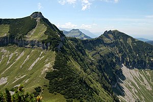 Gruberhorn (left, with east ridge) and Regenspitz (right) from the Gennerhorn