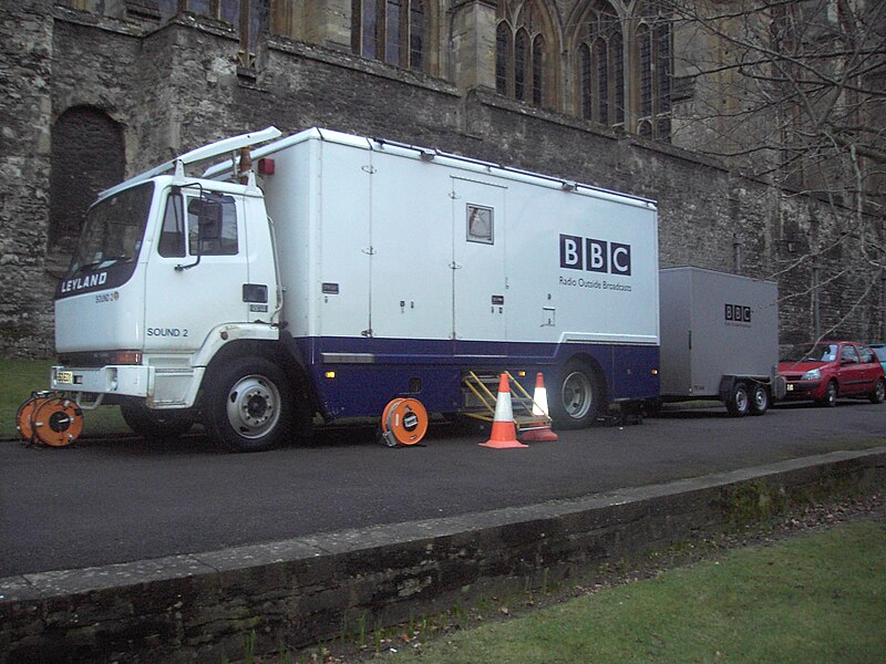 صورة:Outside broadcast van.jpg