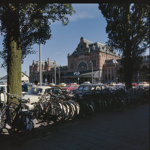 File:Overzicht van de voorgevel - Groningen - 20380488 - RCE.jpg