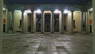 Courtyard Palacio Lorenzana (Toledo). Patio.jpg