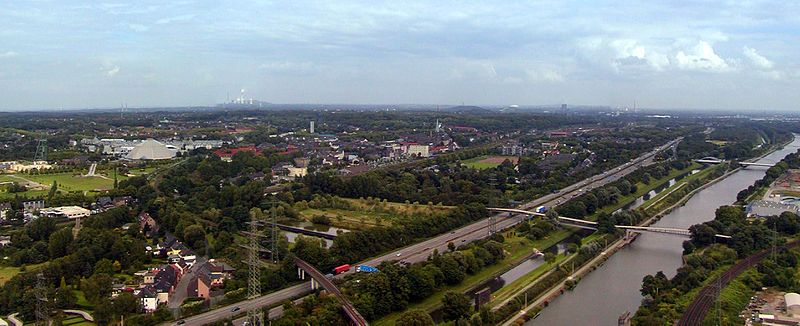 File:Panoramablick vom Gasometer Oberhausen - Richtung Nordosten - panoramio.jpg