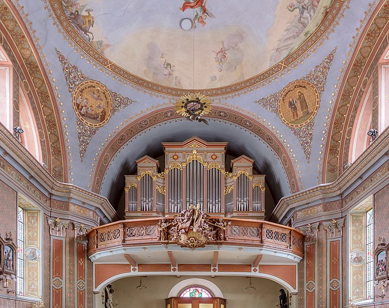 File:Parish church St. Ulrich - Urtijëi - Organ loft.jpg