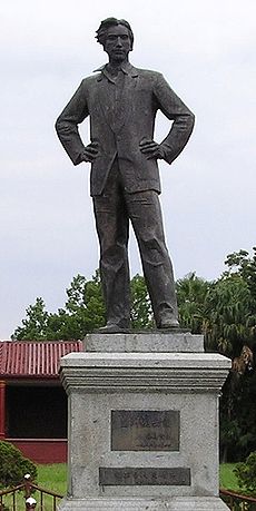 Eine Statue von Peng Pai in der Kreisstadt Haifeng