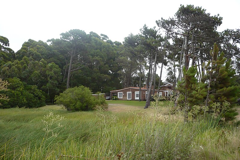 File:Pinamar Bajada por Calle 22 - panoramio.jpg