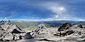 English: Spherical Panorama from Piz Arblatsch (Surses, Grisons, Switzerland) Deutsch: Kugelpanorama vom Piz Arblatsch (Surses, Graubünden, Schweiz) Rumantsch: Panorama sferic digl Piz Arblatsch (Surses, Grischun, Svizra) Italiano: Panorama sferico dal Piz Arblatsch (Surses, Grigioni, Svizzera)