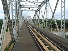 Dimbokro railway bridge, photographed in 2008 Pont Colonial cree depuis 1910.JPG