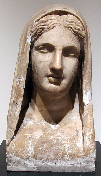 Αρχείο:Principessa ellenistica, da villa dei papiri, peristilio rettangolare.JPG