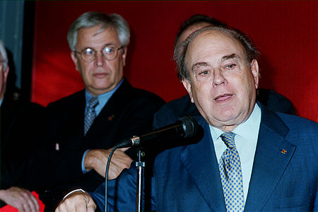 Jordi Pujol en 2001. Al fondo el alcalde de Barcelona Joan Clos.