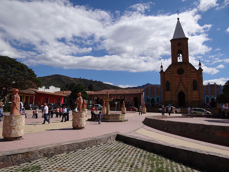 File:Ráquira Boyacá parque.JPG