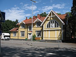 Railway station in Bjärred - panoramio.jpg