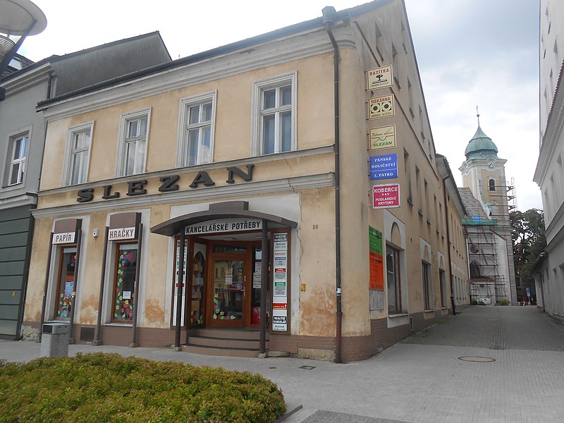 File:Restaurace Slezan Mírové náměstí.JPG