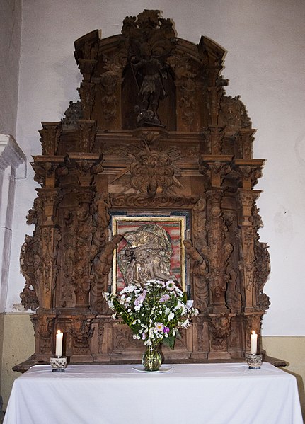 File:Retablo de la Piedad de la iglesia de Albares de la Ribera.jpg