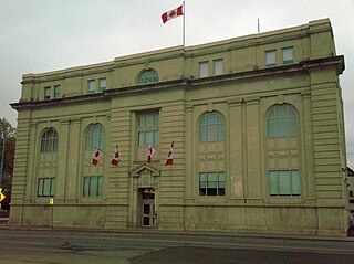 Revenue Canada By Xtabi (Own work) [CC-BY-SA-3.0 (https://creativecommons.org/licenses/by-sa/3.0)], via Wikimedia Commons