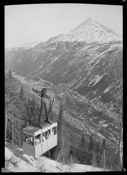 File:Rjukan - no-nb digifoto 20151020 00162 NB MIT FNR 03029 E.jpg